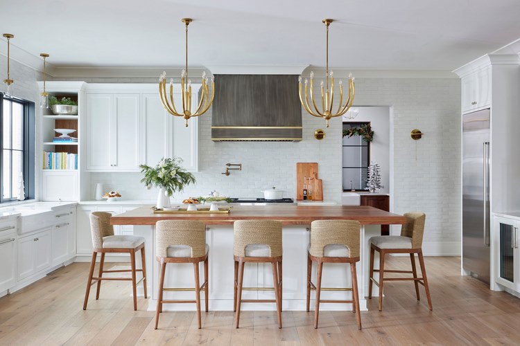 pendant lights be placed over a kitchen island